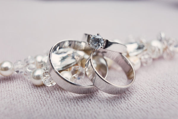 The Difference Between Engagement Rings and Wedding Rings